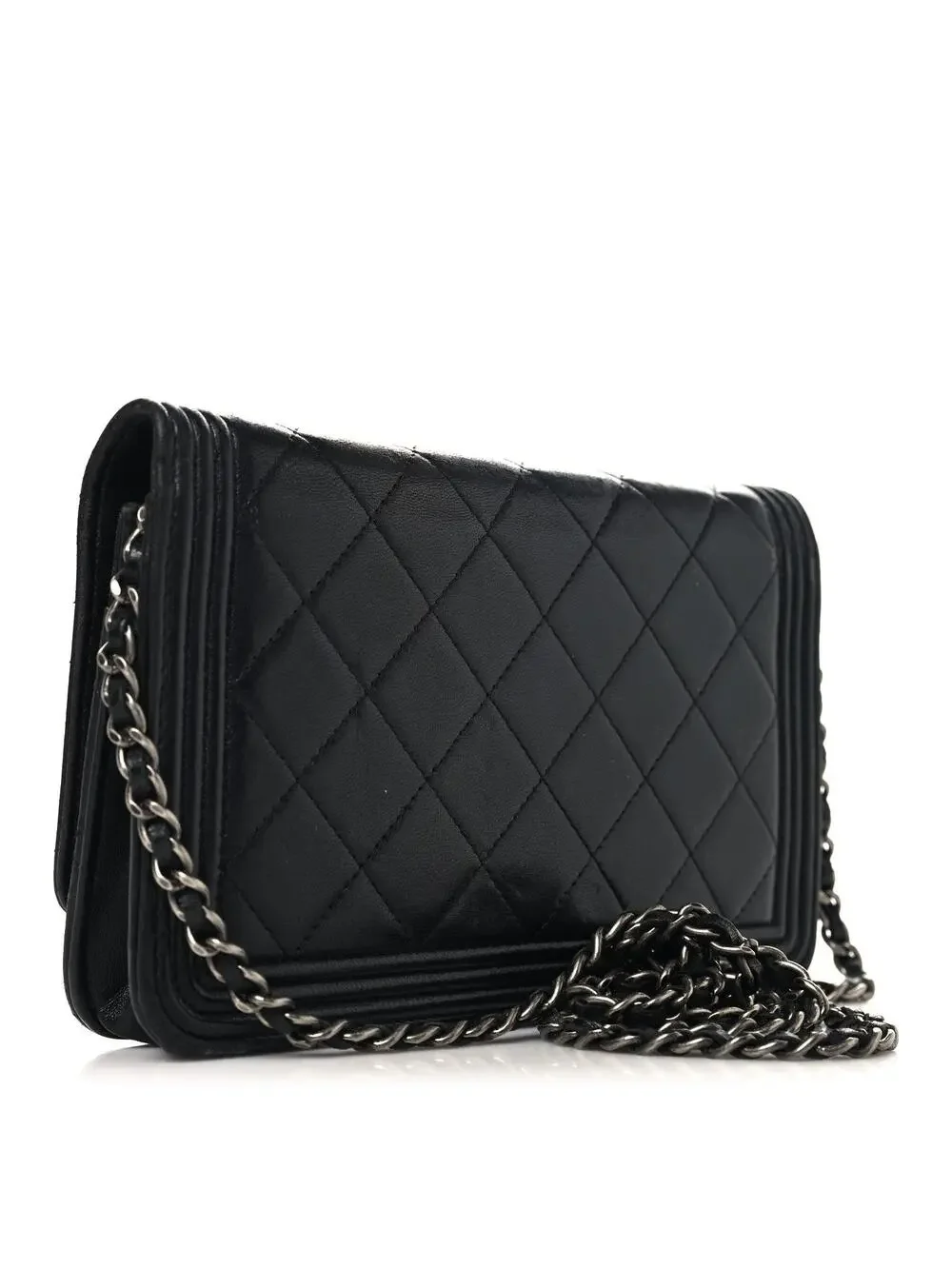 CHANEL indulge timeless